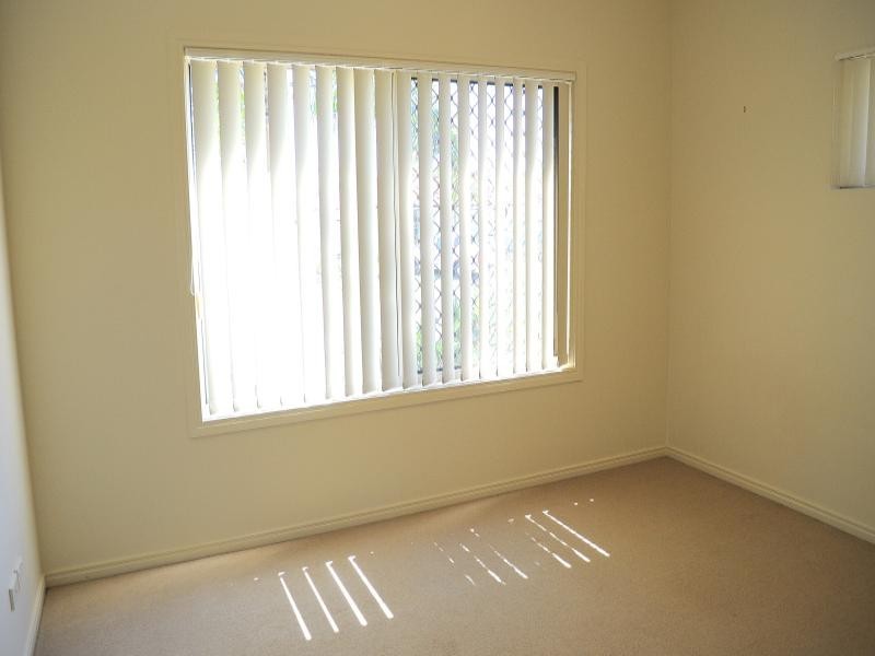 4 Portreeves Place, Arundel QLD 4214