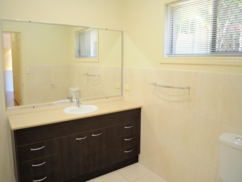 4 Portreeves Place, Arundel QLD 4214