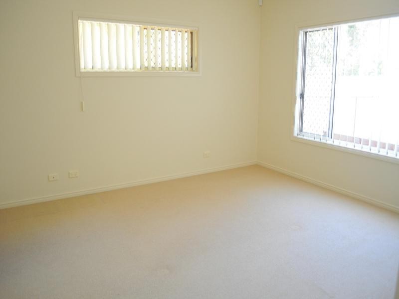 4 Portreeves Place, Arundel QLD 4214