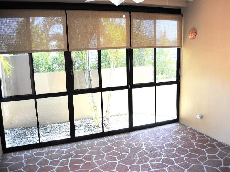 4 Portreeves Place, Arundel QLD 4214