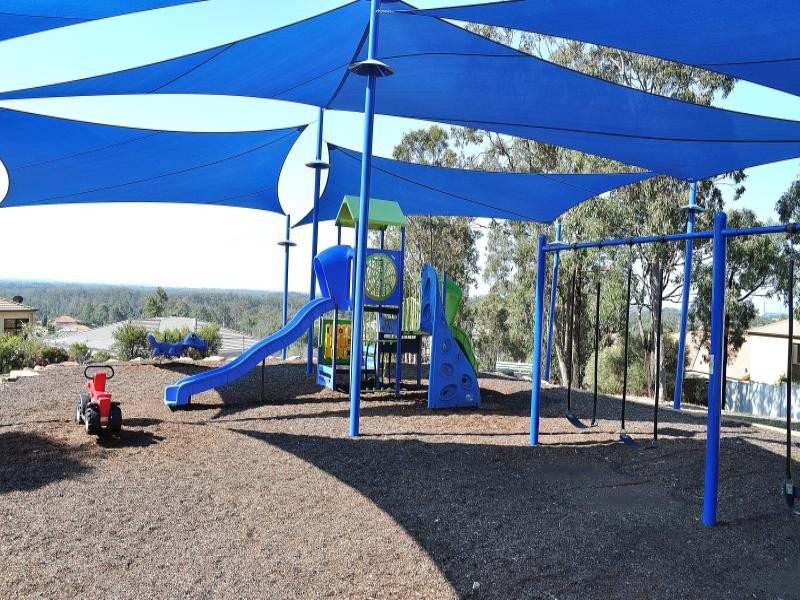 4 Portreeves Place, Arundel QLD 4214