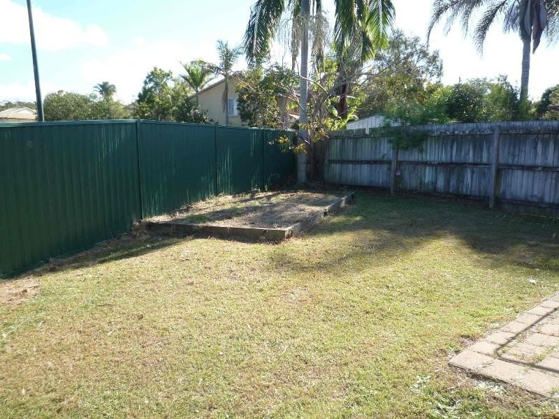1/16 Annette Court, Labrador QLD 4215