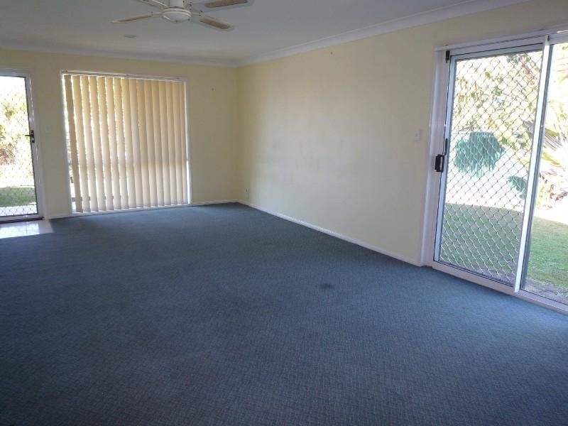 1/16 Annette Court, Labrador QLD 4215