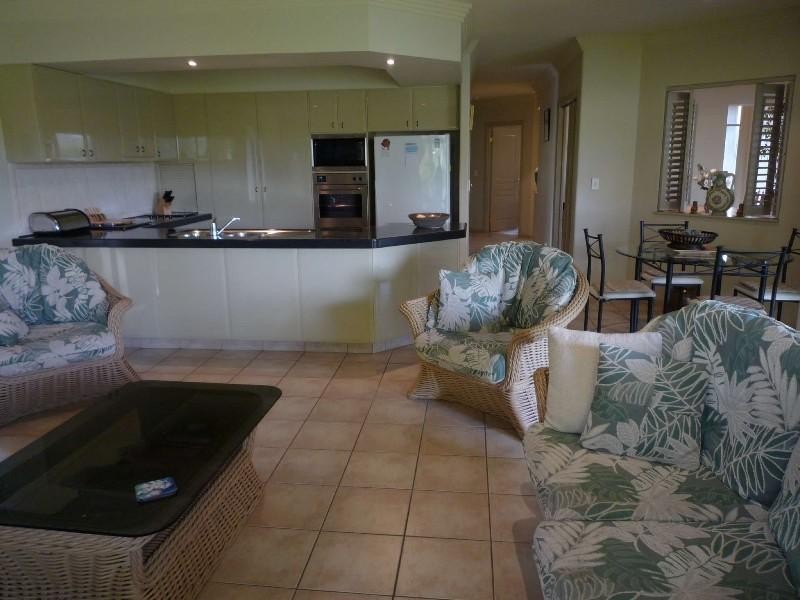 11 London Chase, Arundel QLD 4214