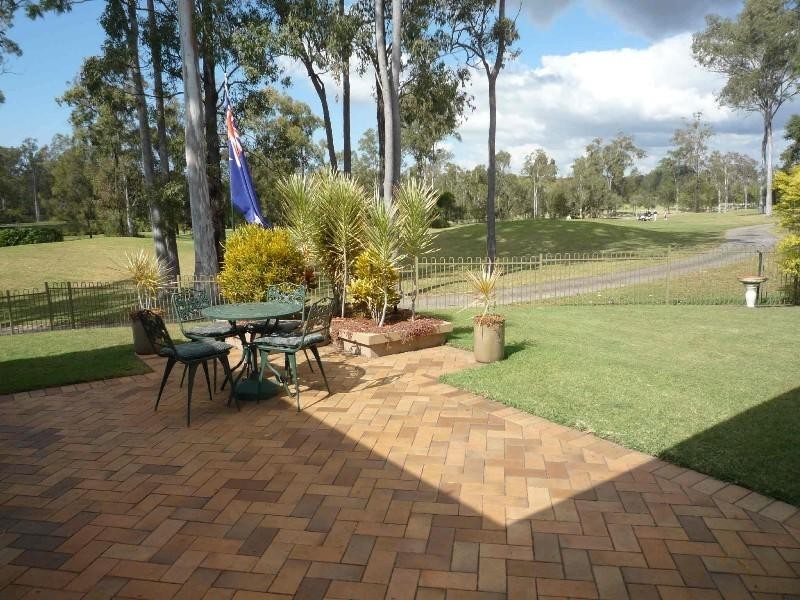 11 London Chase, Arundel QLD 4214
