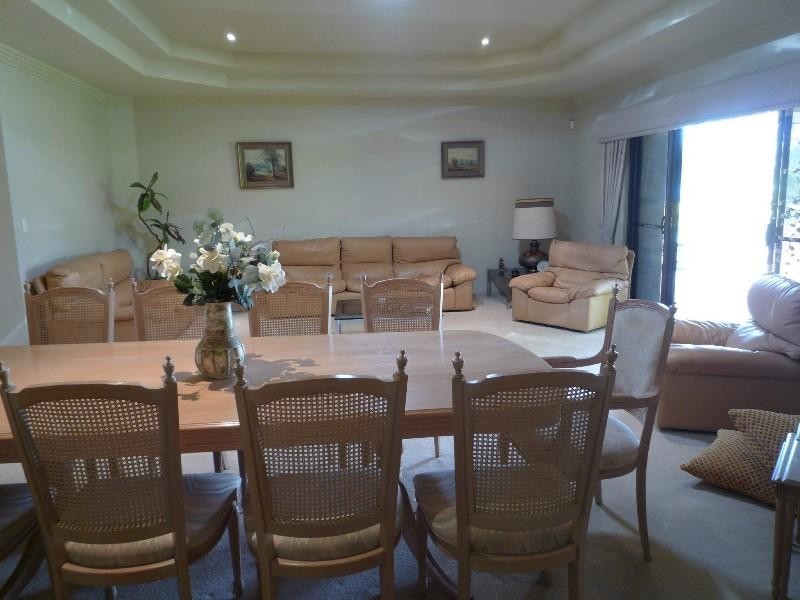 11 London Chase, Arundel QLD 4214