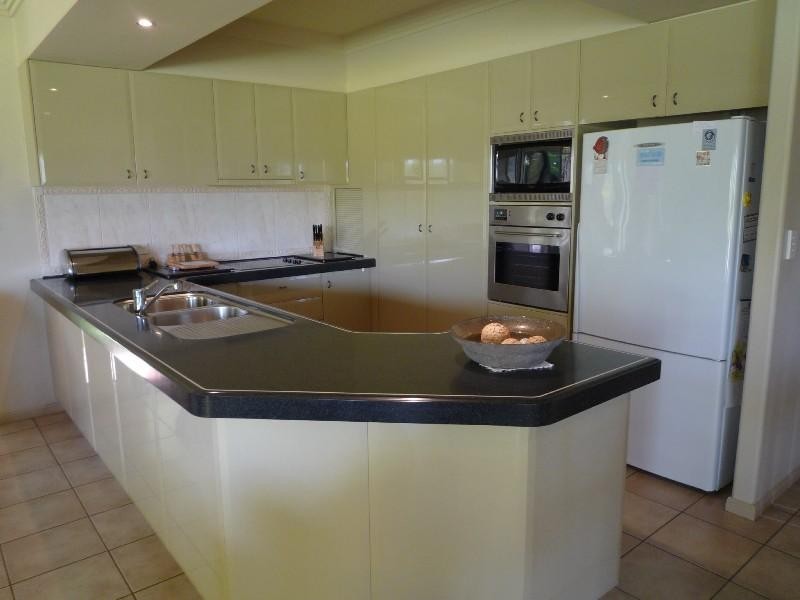 11 London Chase, Arundel QLD 4214