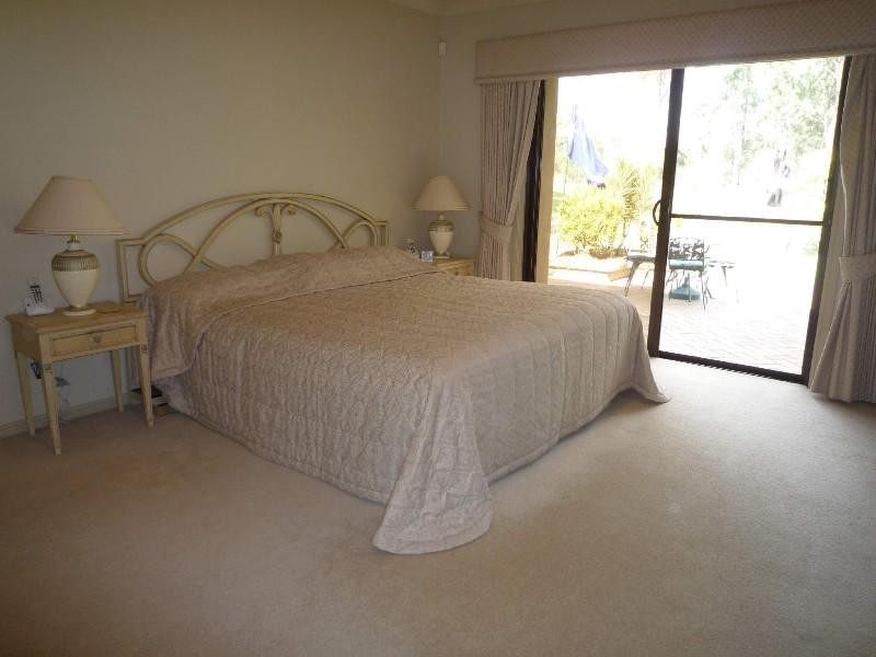 11 London Chase, Arundel QLD 4214