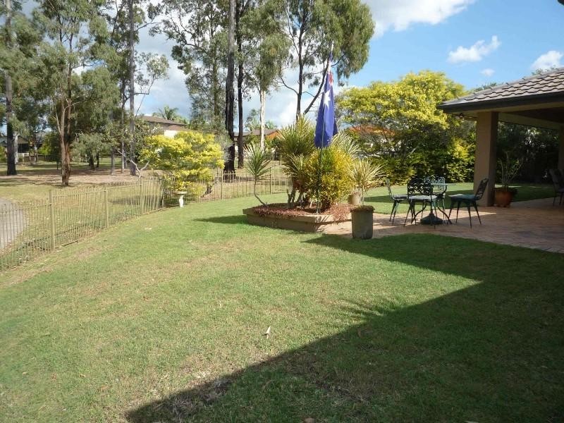 11 London Chase, Arundel QLD 4214