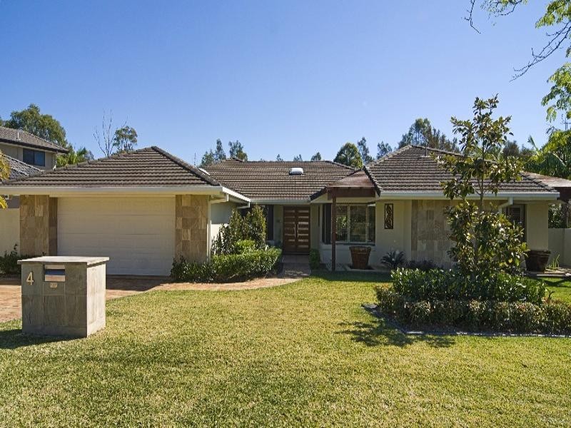 4 Jarvis Place, Arundel QLD 4214