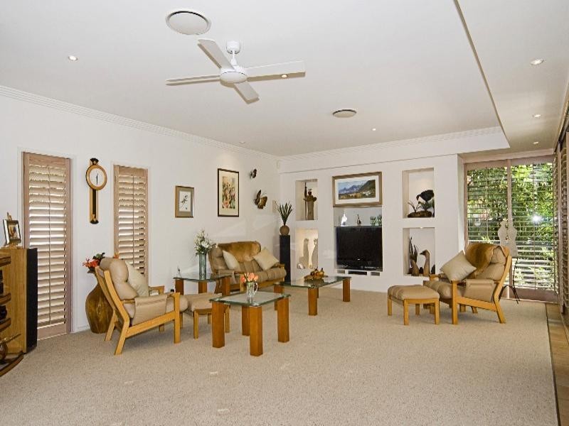4 Jarvis Place, Arundel QLD 4214