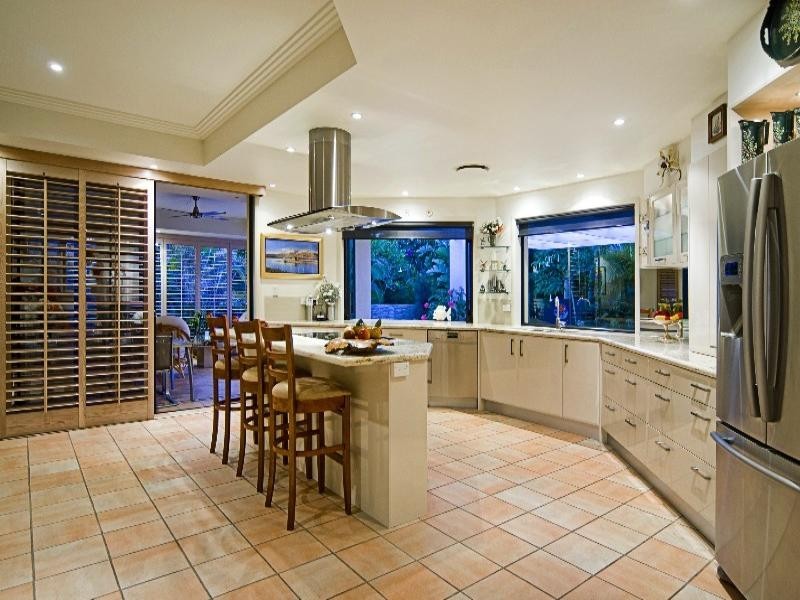 4 Jarvis Place, Arundel QLD 4214