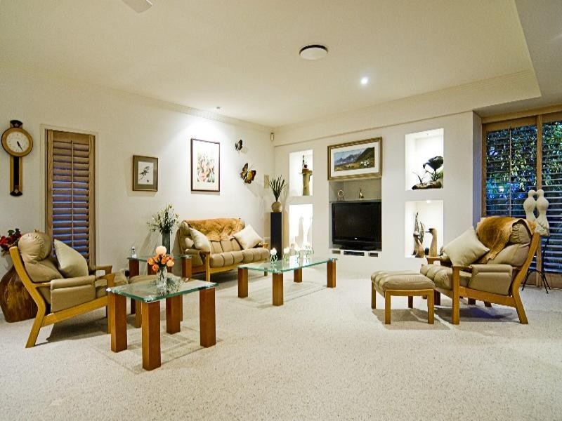 4 Jarvis Place, Arundel QLD 4214