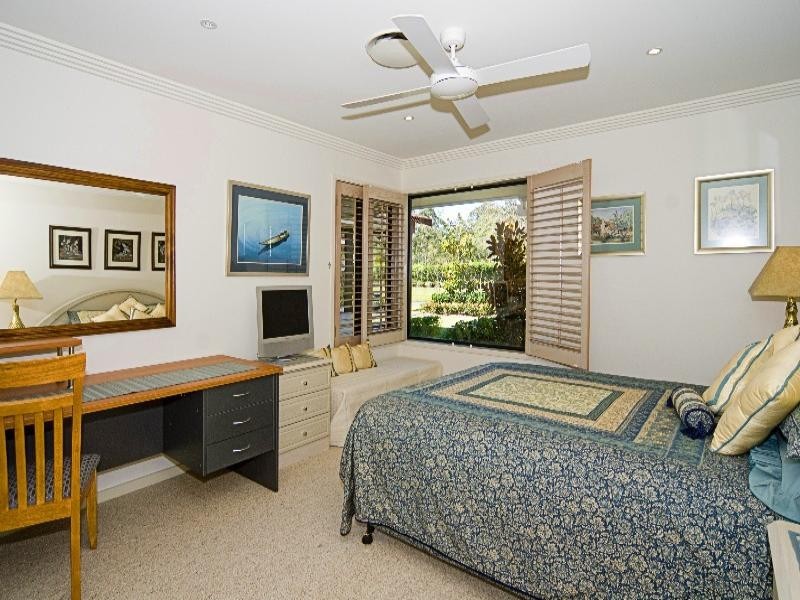 4 Jarvis Place, Arundel QLD 4214