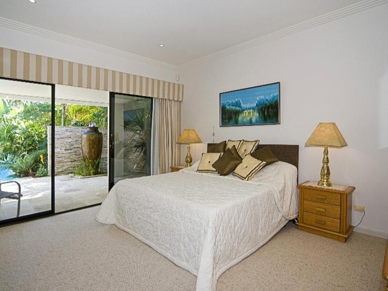 4 Jarvis Place, Arundel QLD 4214