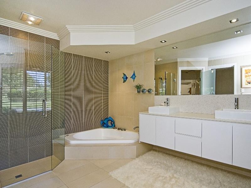 4 Jarvis Place, Arundel QLD 4214