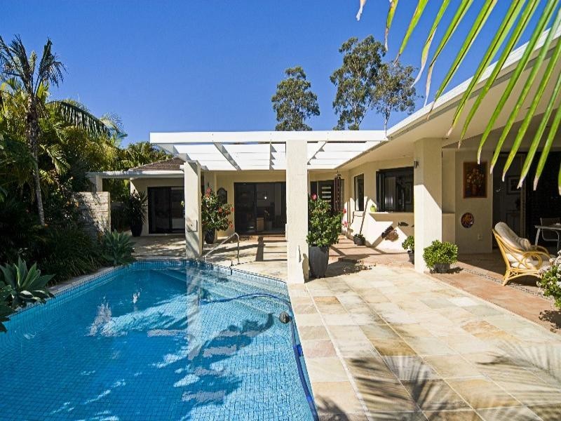 4 Jarvis Place, Arundel QLD 4214