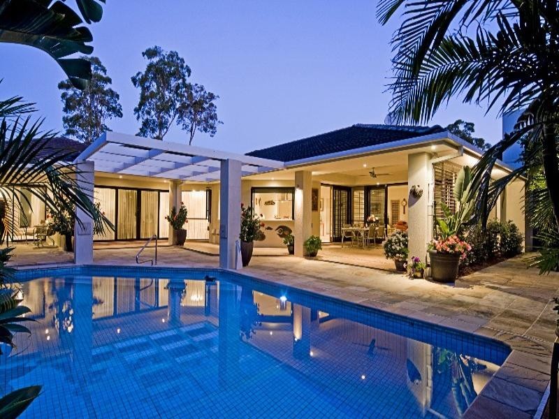 4 Jarvis Place, Arundel QLD 4214
