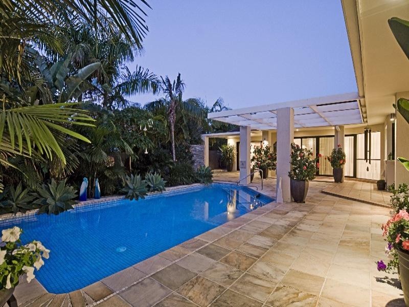 4 Jarvis Place, Arundel QLD 4214