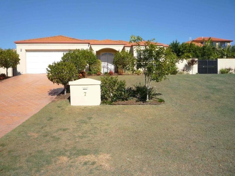 7 Adeliza Court, Arundel QLD 4214