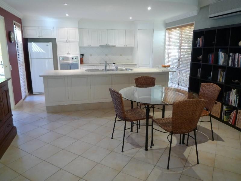 7 Adeliza Court, Arundel QLD 4214