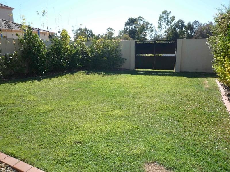 7 Adeliza Court, Arundel QLD 4214