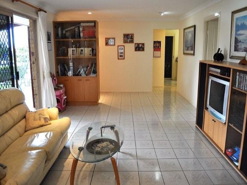 3 Carrumbella Drive, Arundel QLD 4214