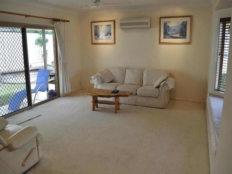 3 Carrumbella Drive, Arundel QLD 4214