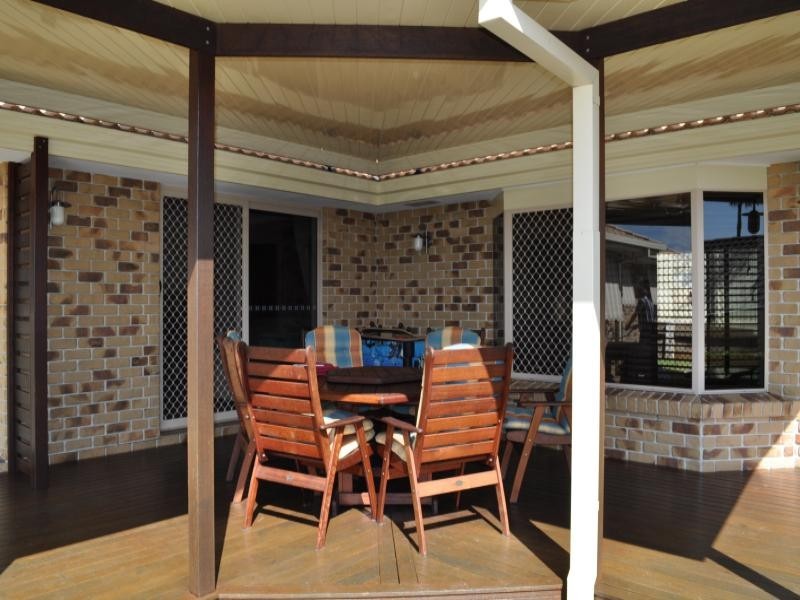 3 Carrumbella Drive, Arundel QLD 4214