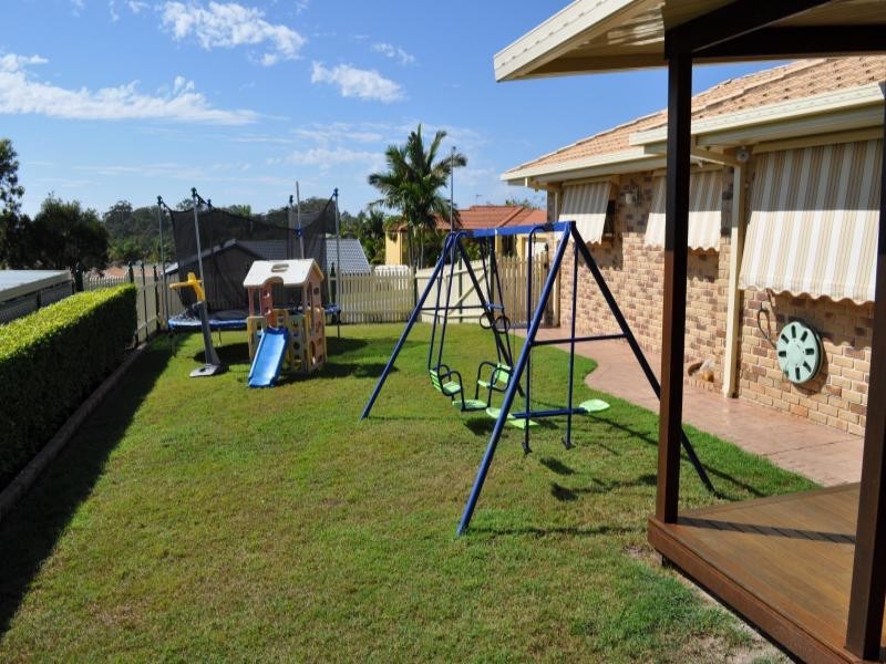 3 Carrumbella Drive, Arundel QLD 4214