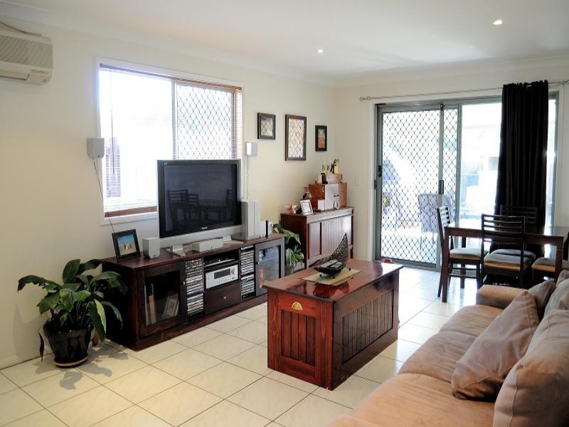 1/144 Greenacre Drive, Parkwood QLD 4214