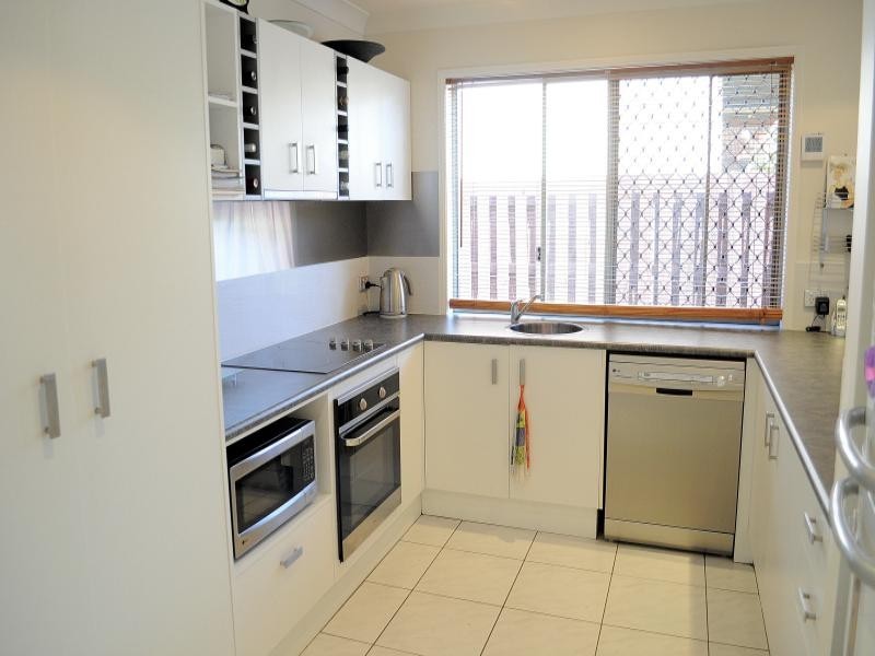 1/144 Greenacre Drive, Parkwood QLD 4214