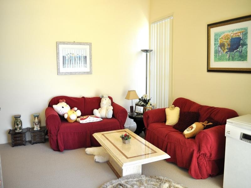 2 Lisa Court, Arundel QLD 4214