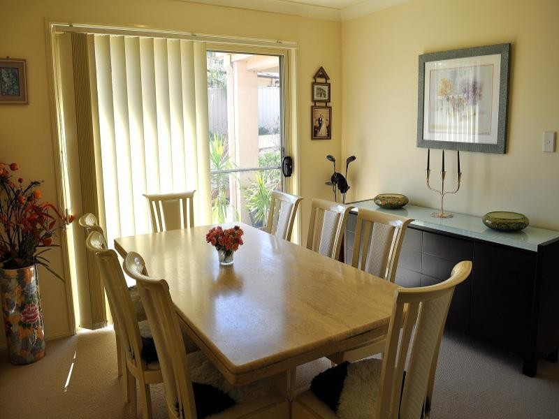 2 Lisa Court, Arundel QLD 4214