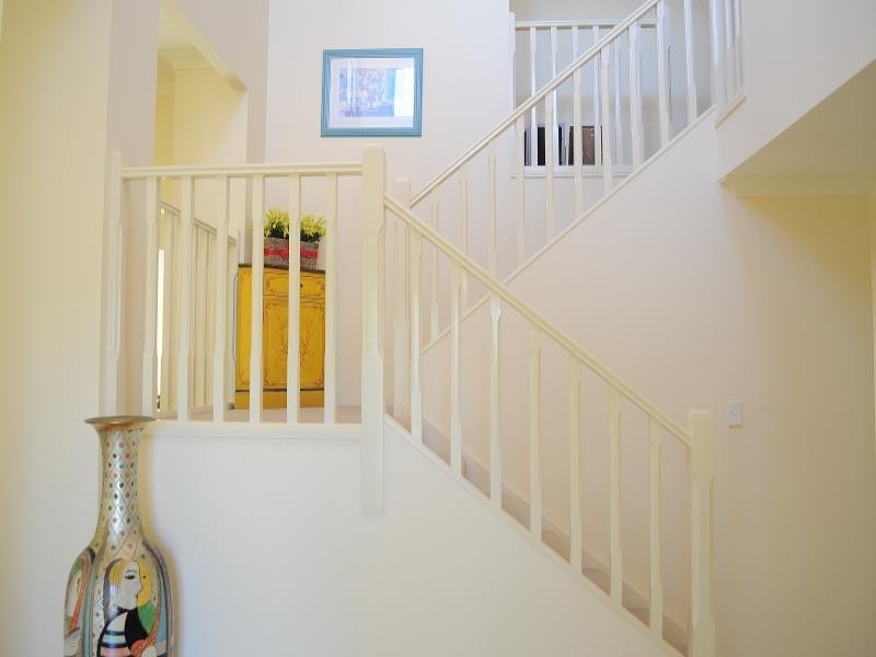 2 Lisa Court, Arundel QLD 4214