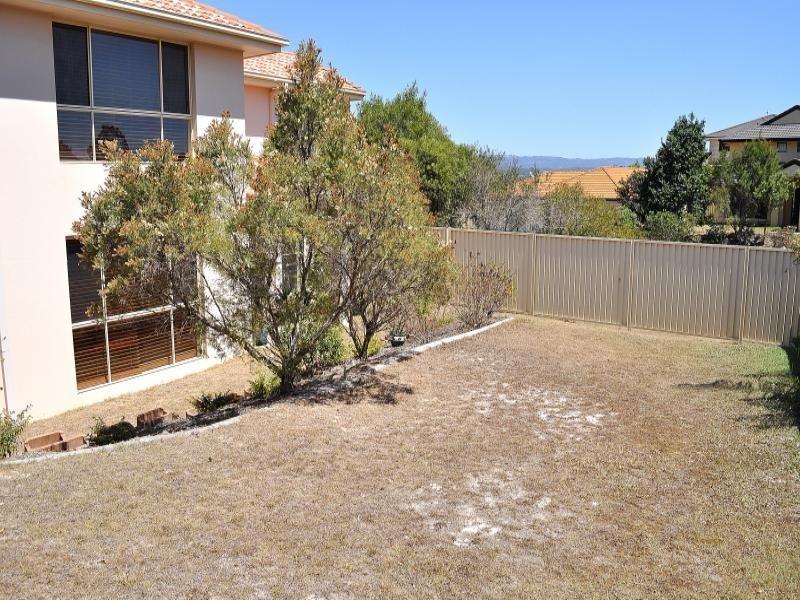 2 Lisa Court, Arundel QLD 4214