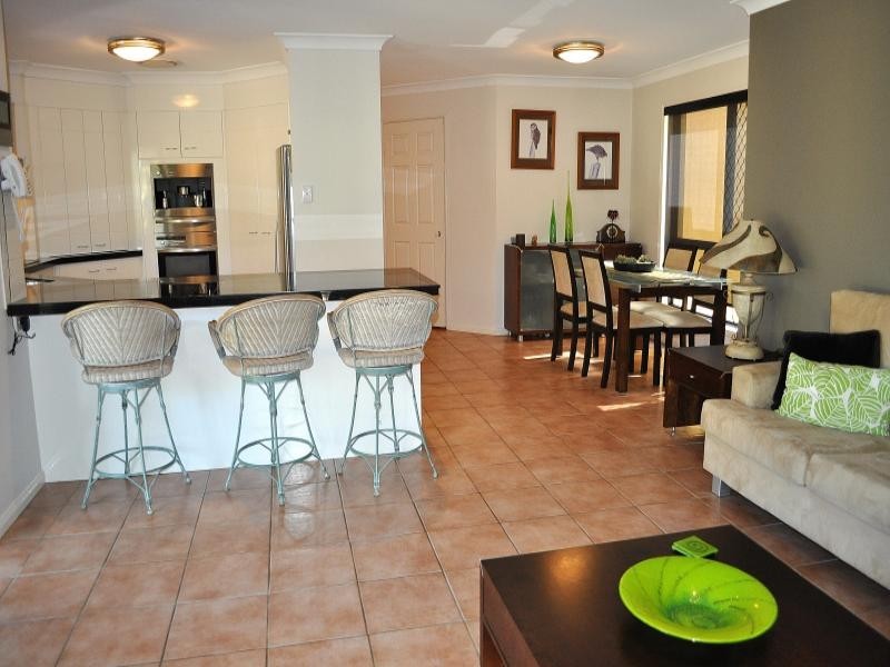 40 Arun Drive, Arundel QLD 4214