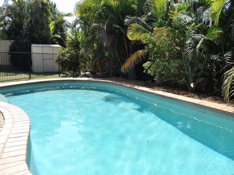 40 Arun Drive, Arundel QLD 4214