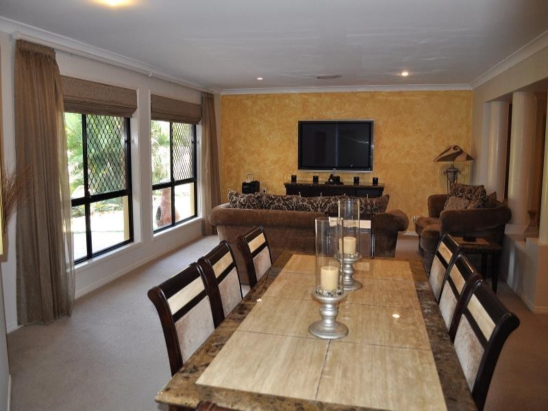 40 Arun Drive, Arundel QLD 4214