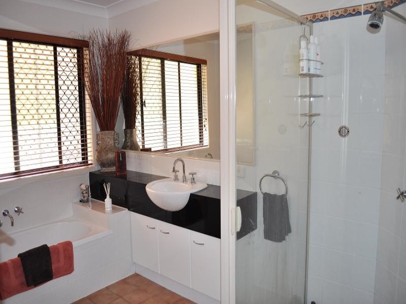 40 Arun Drive, Arundel QLD 4214