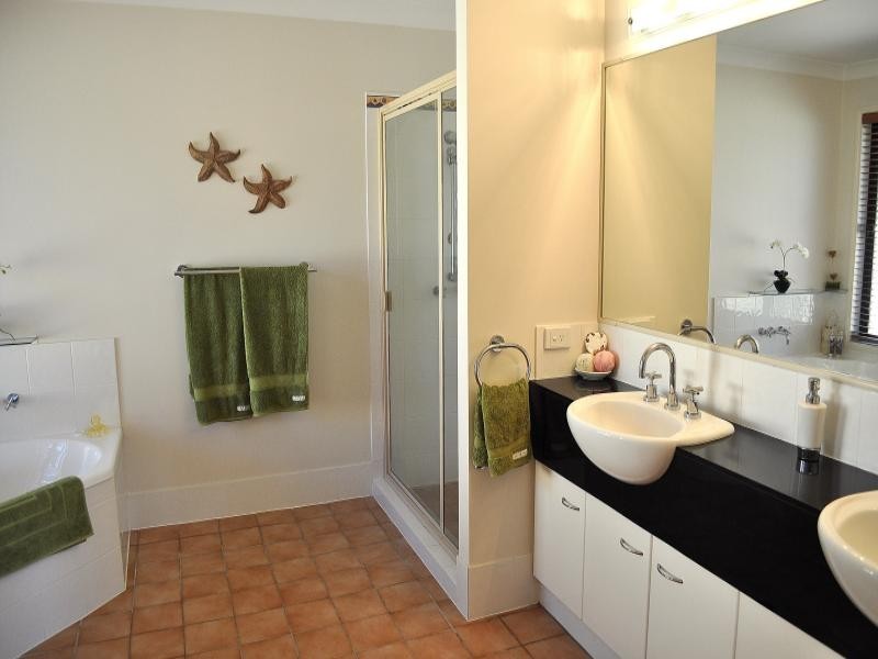 40 Arun Drive, Arundel QLD 4214