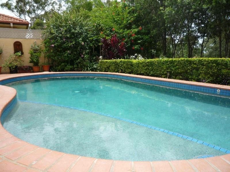 37 Chichester Drive, Arundel QLD 4214