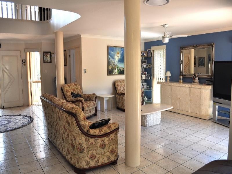 5 Lisa Court, Arundel QLD 4214