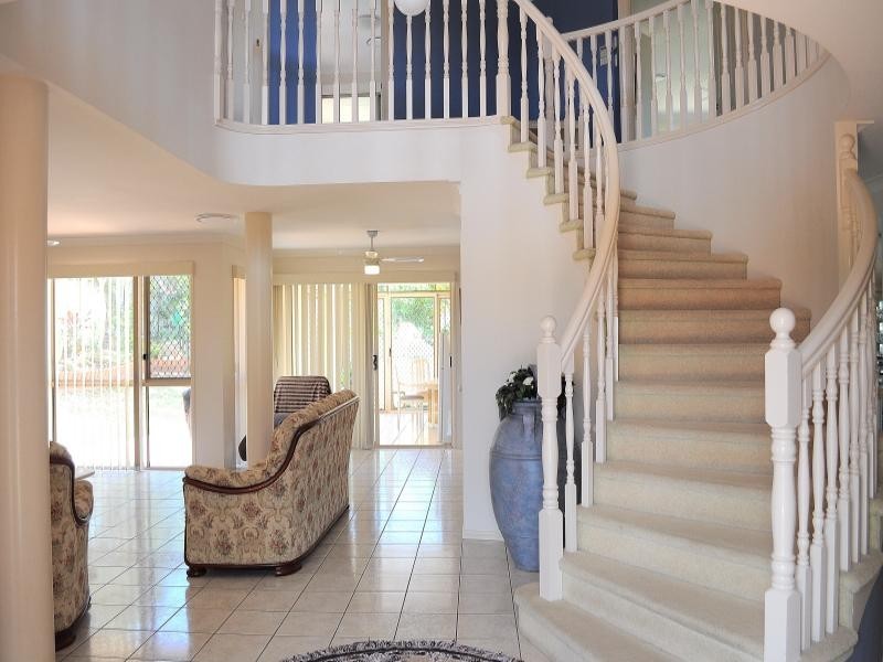 5 Lisa Court, Arundel QLD 4214