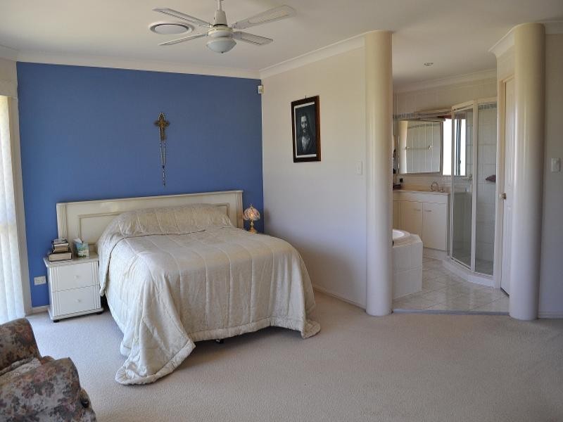 5 Lisa Court, Arundel QLD 4214