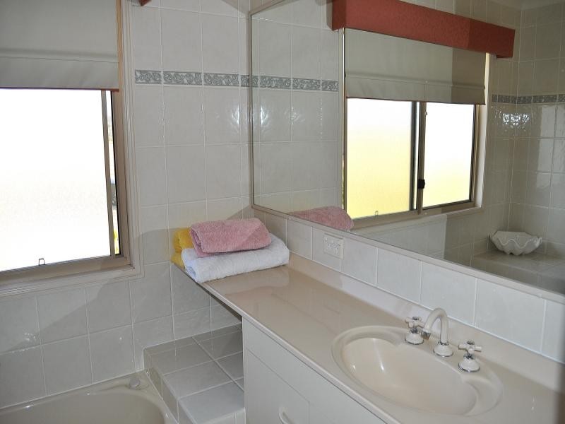 5 Lisa Court, Arundel QLD 4214