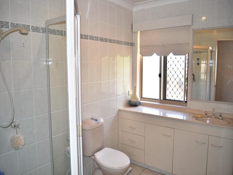 5 Lisa Court, Arundel QLD 4214