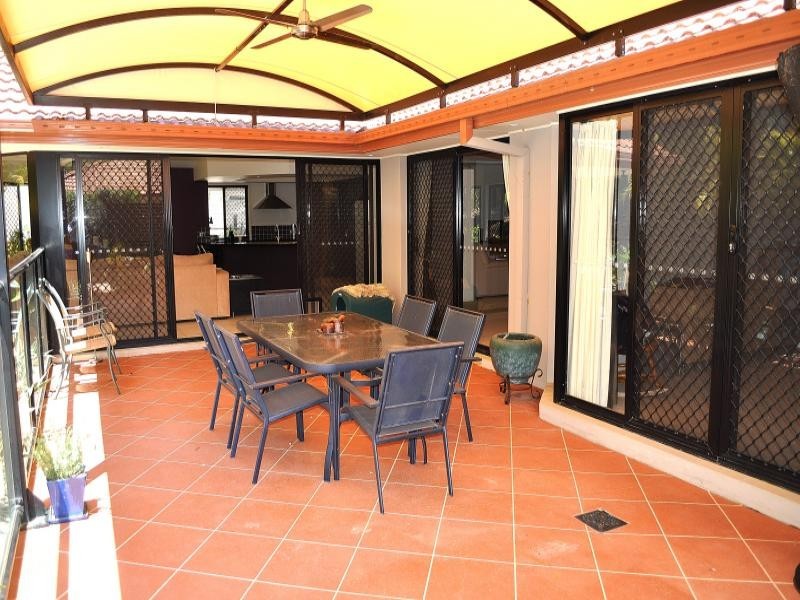 73 Arun Drive, Arundel QLD 4214