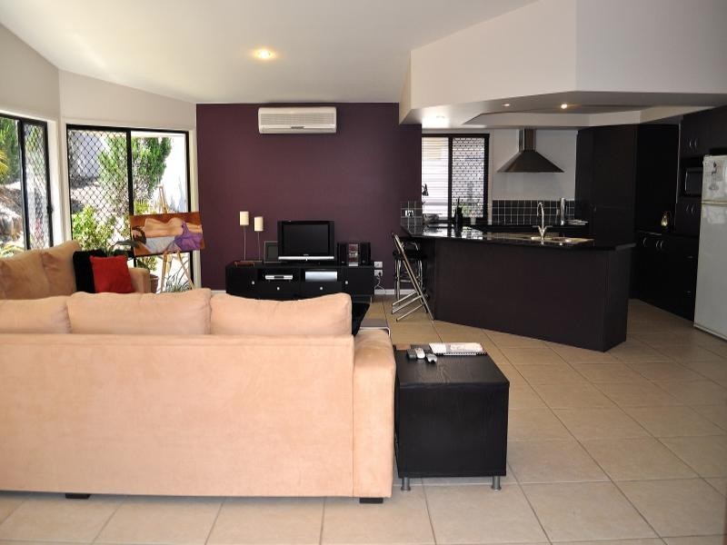 73 Arun Drive, Arundel QLD 4214