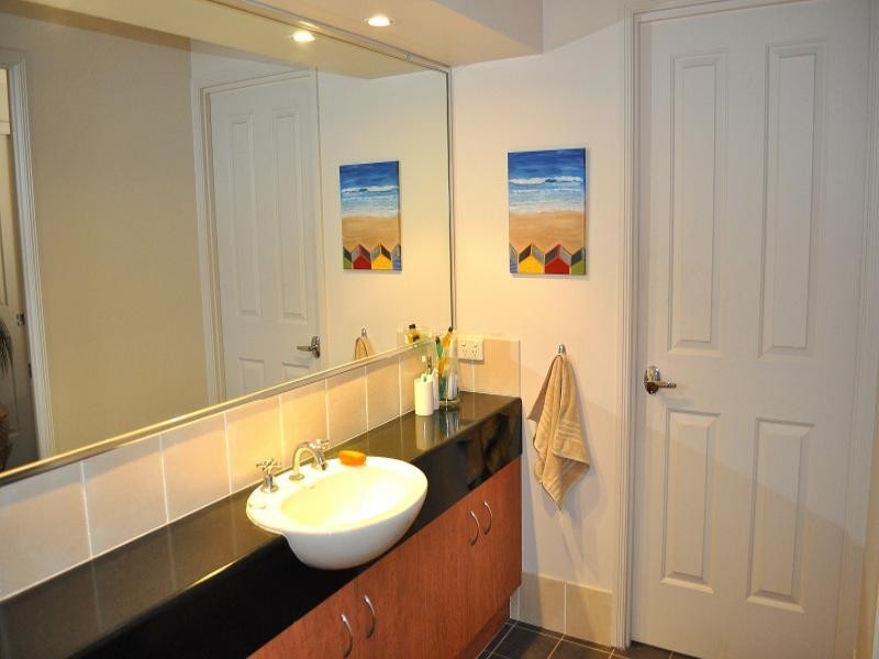 73 Arun Drive, Arundel QLD 4214